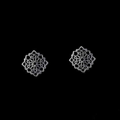 Cutwork Pattern Earrings