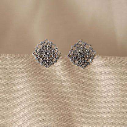 Cutwork Pattern Earrings