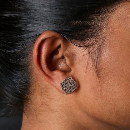 Cutwork Pattern Earrings