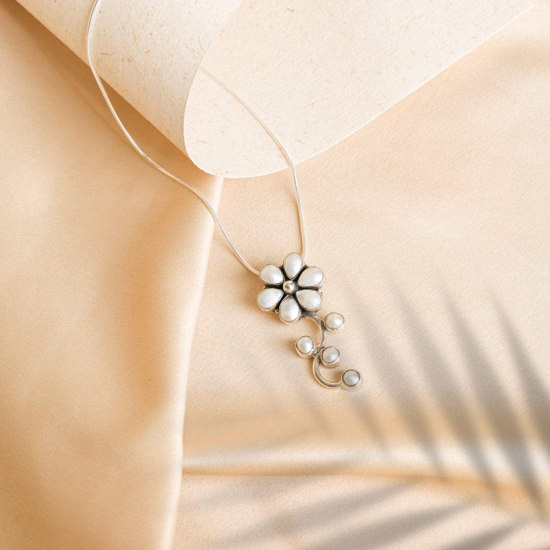Floral Pearl Pendant